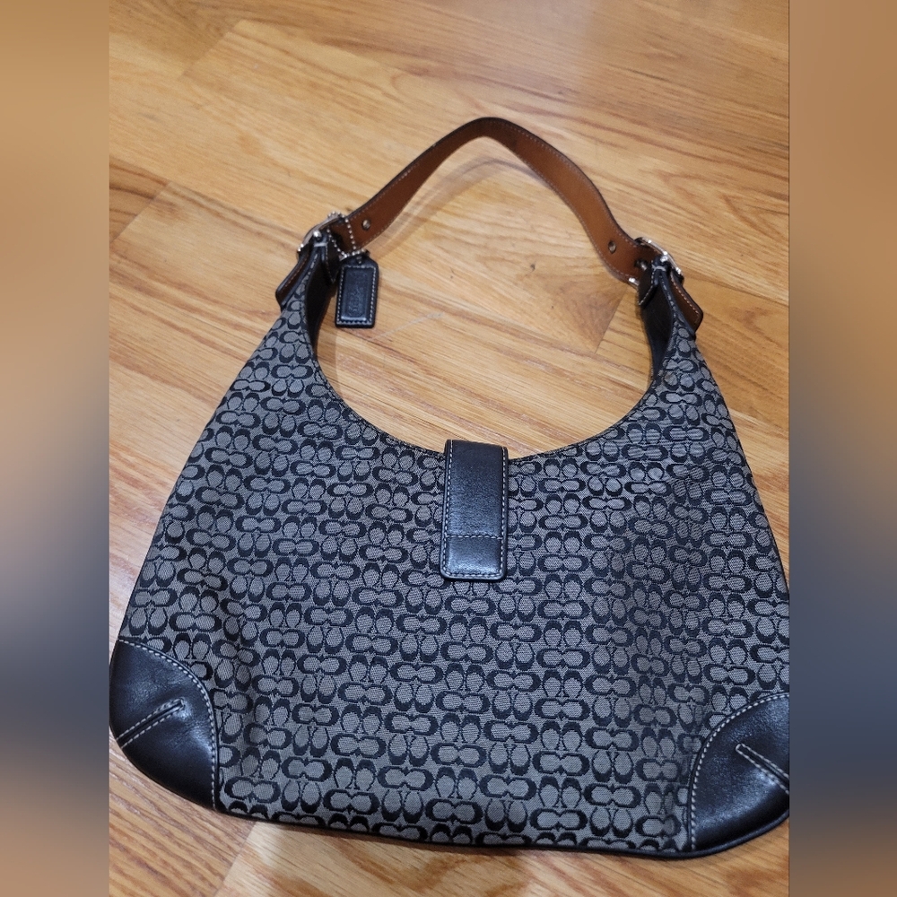Coach Bag - Picture 2 of 4